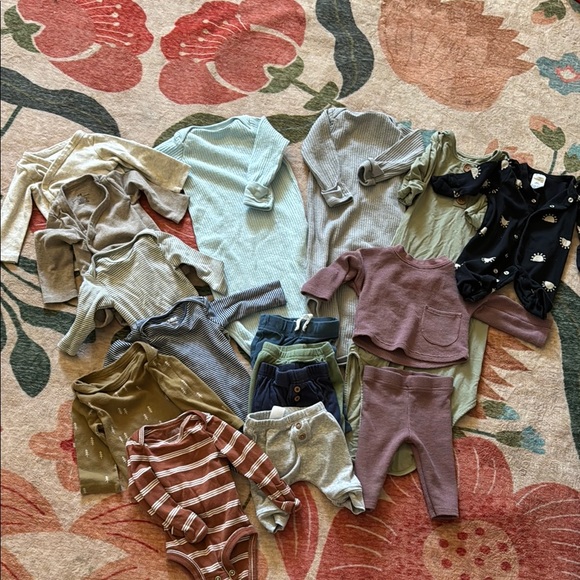 Newborn Baby Bundle Sleep Gowns Onesies Pants Set Caden Lane 16 PCS - Picture 2 of 8